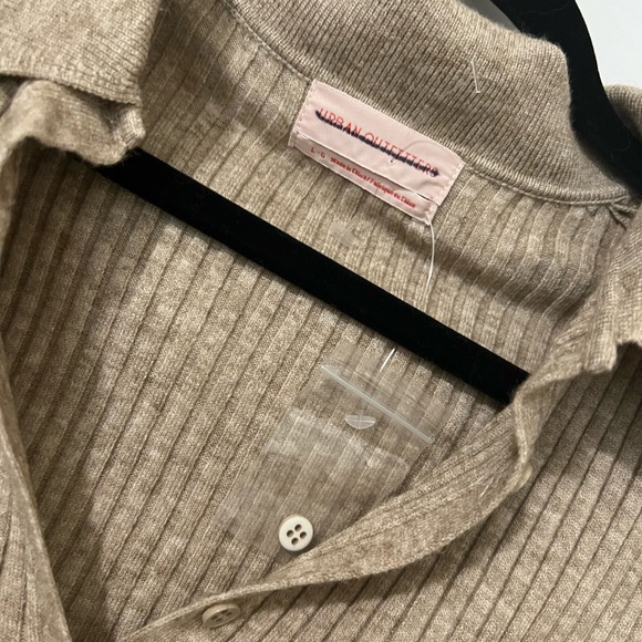 NWT URBAN OUTFITTERS Skylar Ribbed Button-front Cropped Sweater - Picture 5 of 6